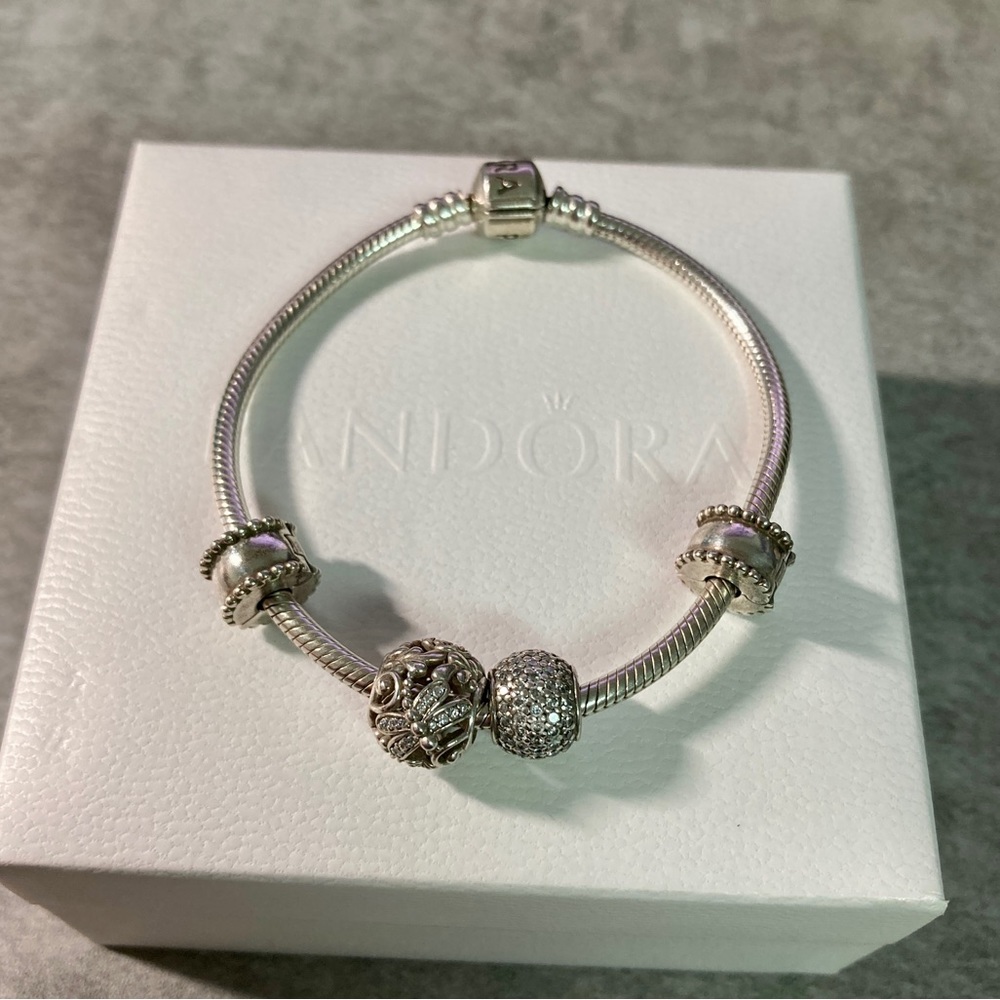 Pandora bracelet with 4 charms